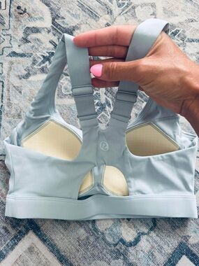 Running Girl Light Blue High-Impact Racerback Sports Bra non Removable Cups M